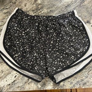 Nike tempo fro for running shorts